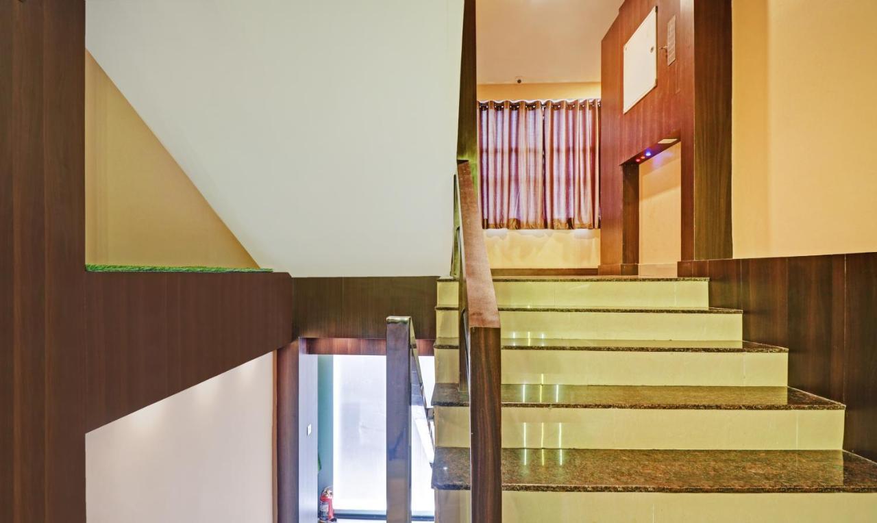 Itsy Hotels Sapphire Residency Manjeri Exterior foto